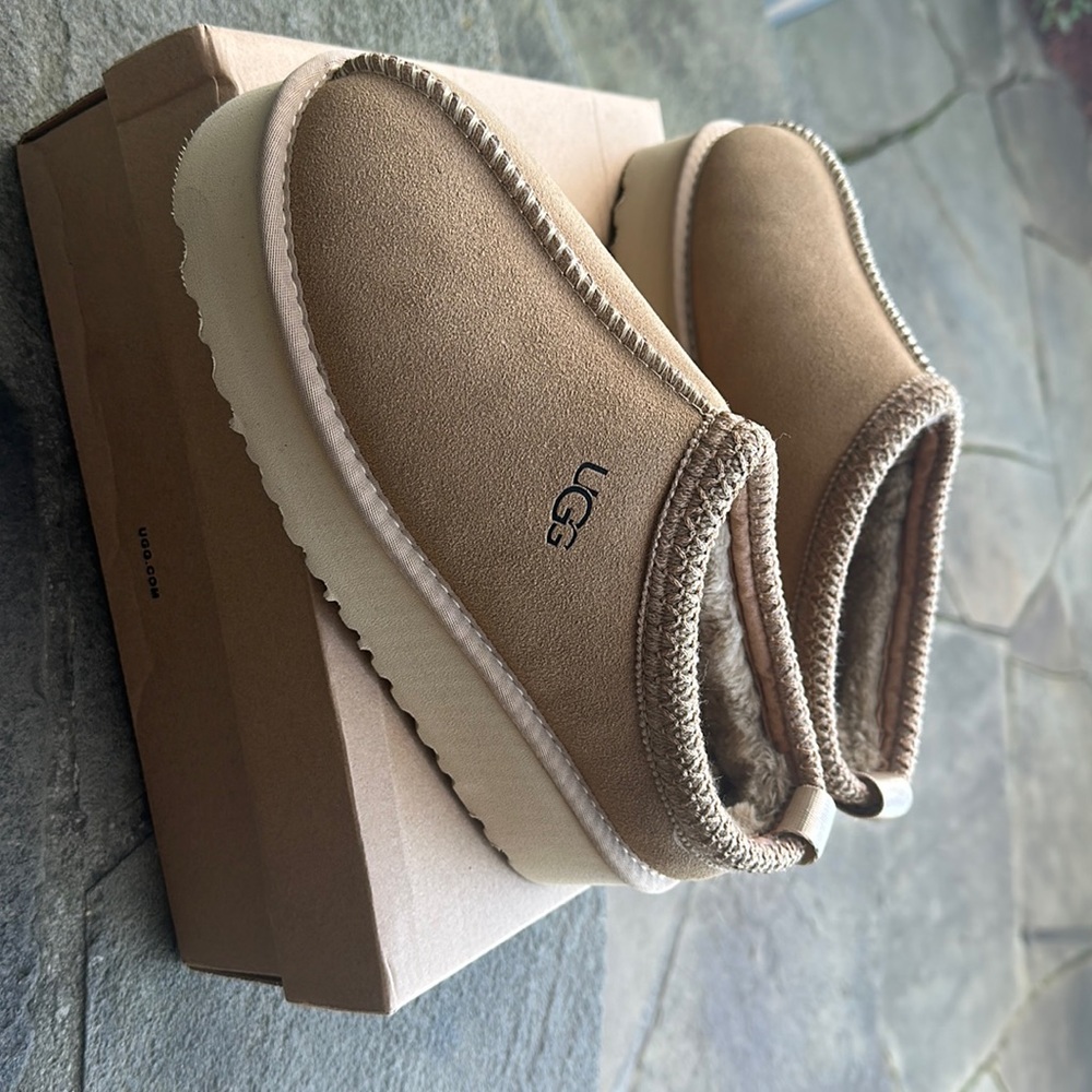 Ugg Tasman Slipper size 11 women , uk 9, 42